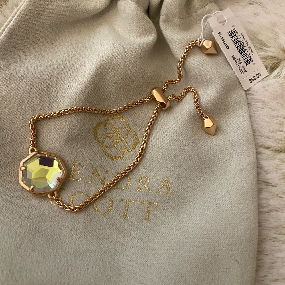 Kendra Scott adjustable chain bracelet with Dichroic glass disc. NWT